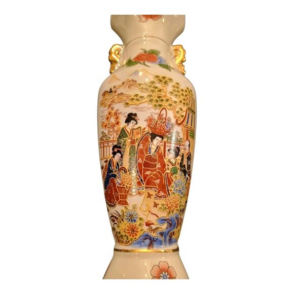 Vintage Chinese Women Rose Porcelain 8 Inch Vase Gold Accents Very Good Conditi - Picture 1 of 9